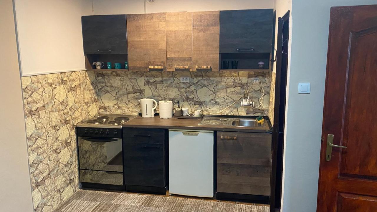 Arni Apartments Donja Vrezina Екстериор снимка